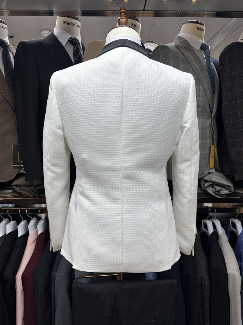 Smoking ślubny w kratę dla pan – Men Formal Wear 2025 recenzja i cena